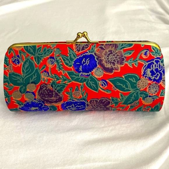 Kiss Lock Multi-Use Purses - Picture 3 of 6